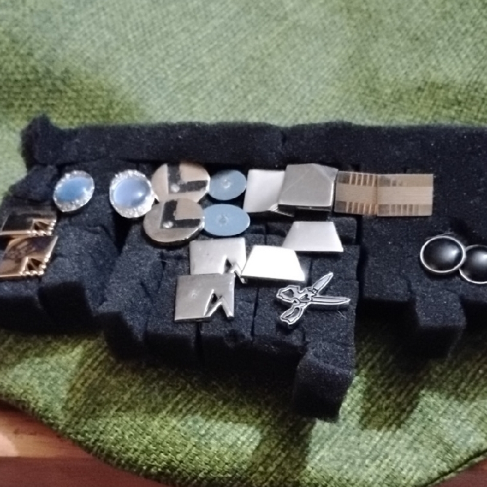 Elegant Silver and Black Cufflinks Sets(9)